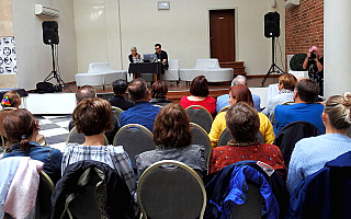 Spotkania z pisarzami, debaty i warsztaty literackie. W Elblągu rozpoczął się Festiwal Literatury Wielorzecze Spotkania z pisarzami, debaty i warsztaty literackie. W Elblągu rozpoczął się Festiwal Literatury Wielorzecze